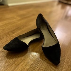 Black flat shoes